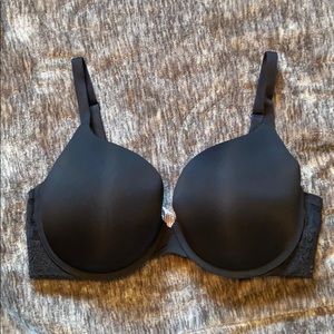 Black Victoria’s Secret T-Shirt Push Up Bra, 36-DD